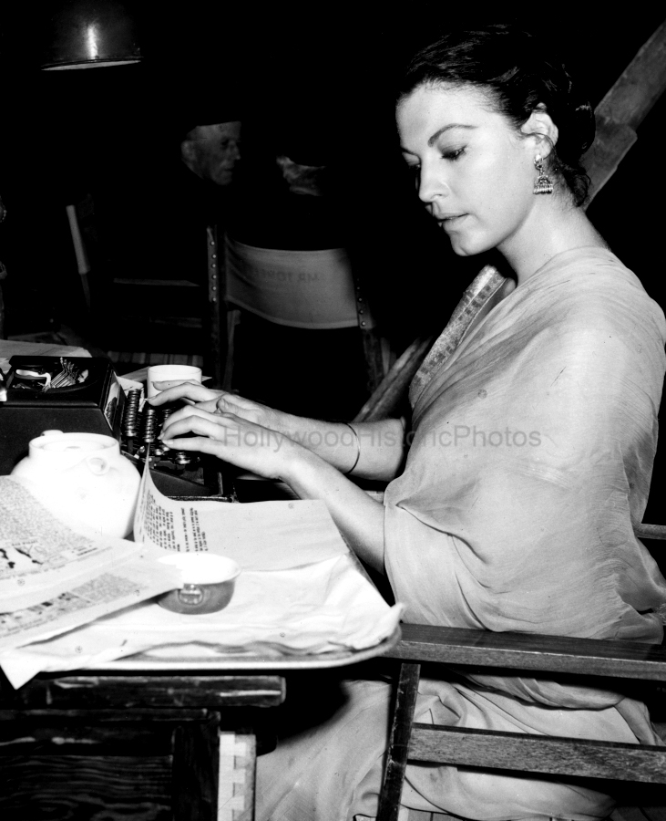Ava Gardner 1956 On the set of Bhowani Junction answering her fan mail wm.jpg